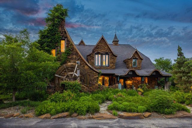 525 E Hickory Hill Rd — Beaver Creek Estates