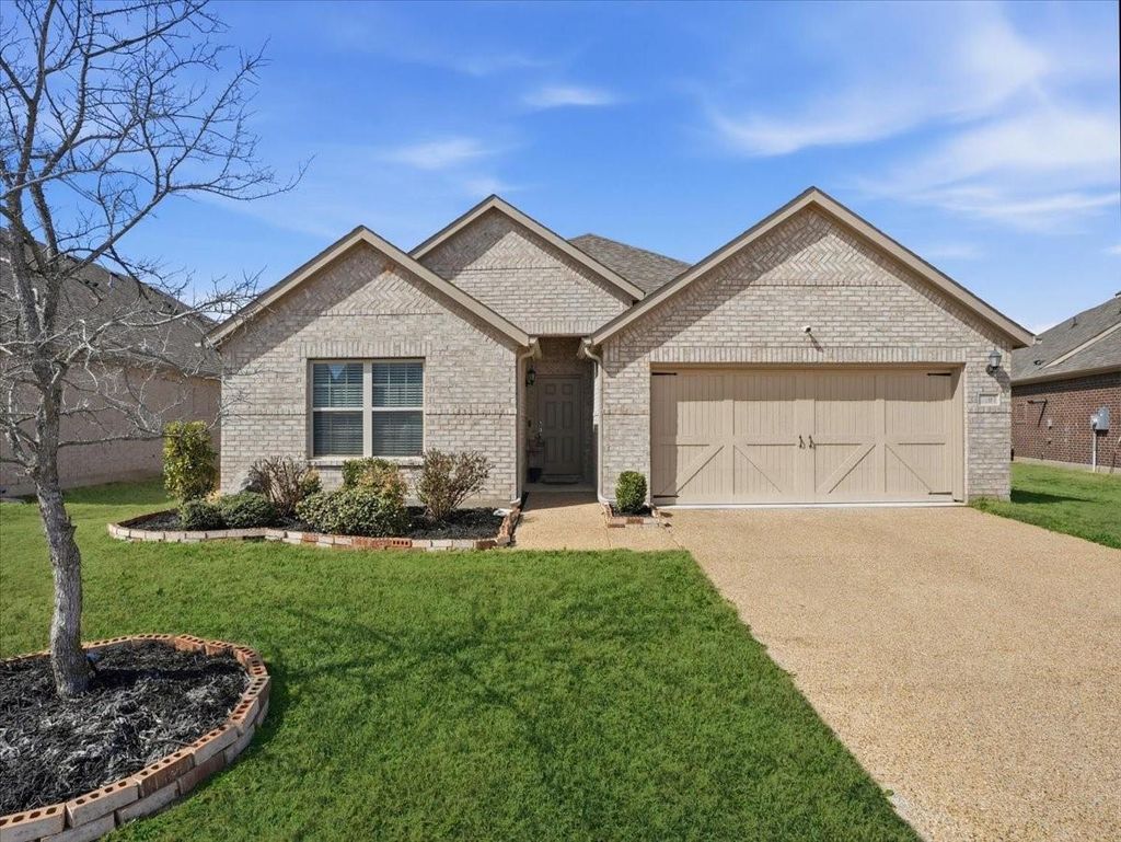 1207 Putnam St, Mansfield TX - 4 Bed Home in Mansfield ISD