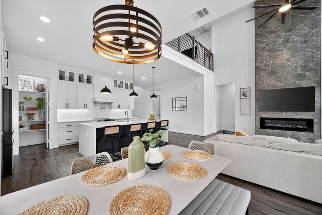 1322 Genoa Cir — Edgewood Estates