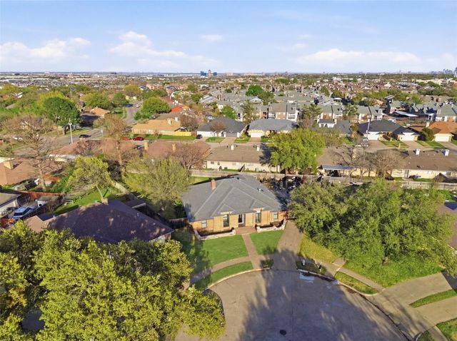 3801 Runge Ct E — Greenwood Hills North