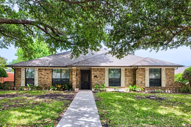 1701 Baffin Bay Dr — Ports O Call Ph Three