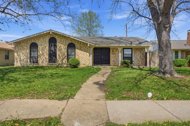 1917 Aspen Ln — Holiday Park North 06