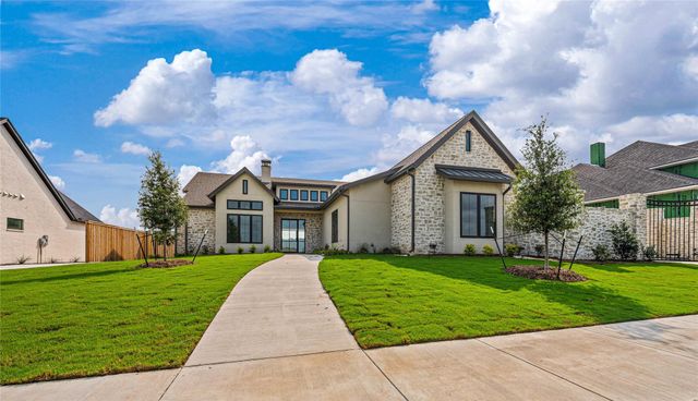 38 Pinehurst Dr — Westlake Estates