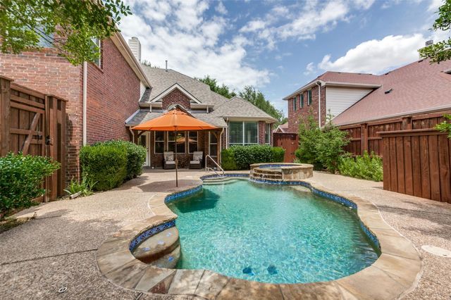 11451 La Grange