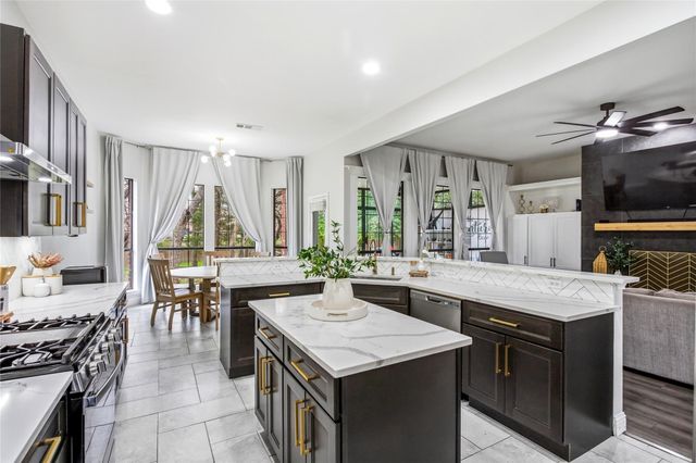 822 Longmeadow Ct — Frost Oaks