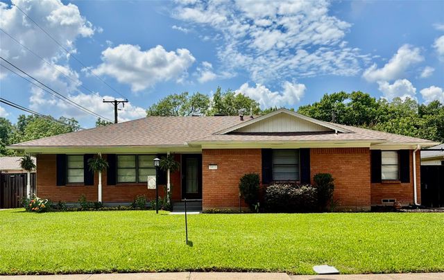 5811 Clendenin