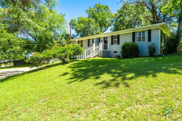 1506 Bassett