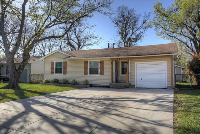 210 E Daugherty Dr — Monica Park 01