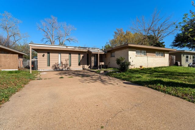 1716 John Smith Dr — Plymouth Park 03