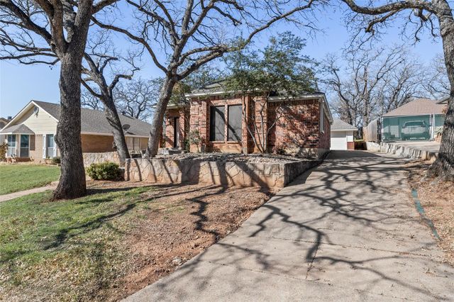 4106 Sunday Hill Dr — Autumn Hill Arlington