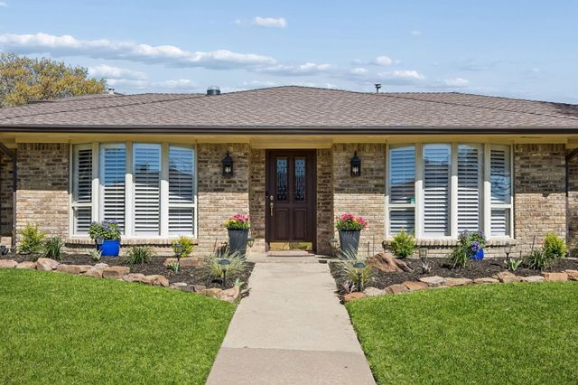 3117 Dartmouth Dr — Cloisters 8