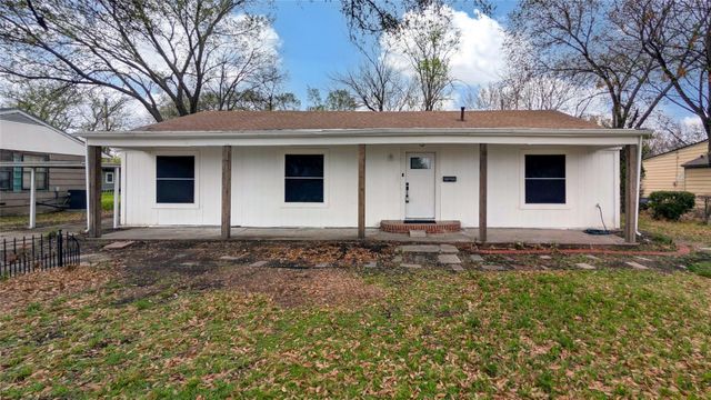 1425 W Walnut St — Lakewood 01