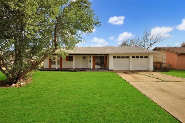 2508 W Rochelle Rd — Plymouth Park North 03