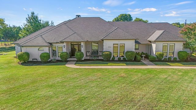 15961 Custer