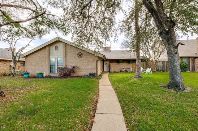 5433 Barcelona Dr — La Prada 01