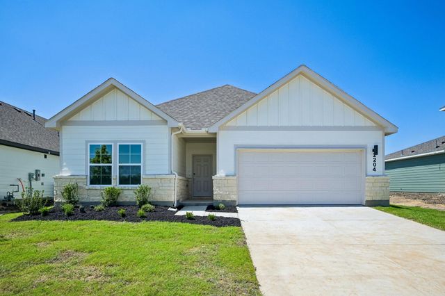 2204 Trailside Dr — Hickory Hill