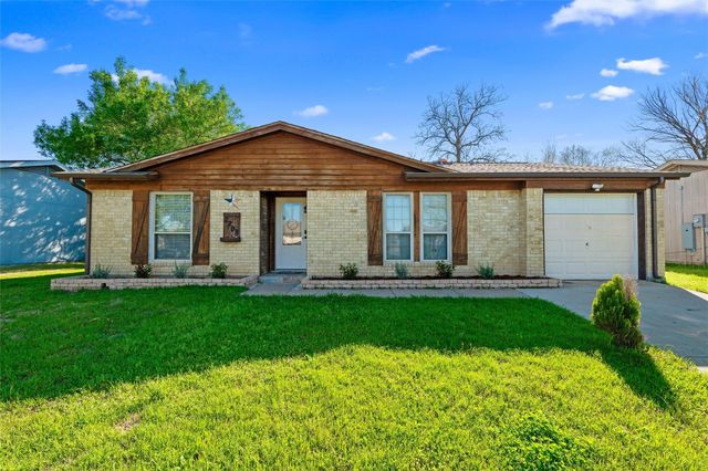 2208 Biscayne Dr W — Harbor Lakes West 08