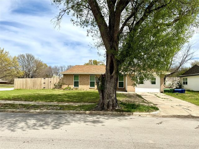 1801 Coleta Pl — Northlake Estates