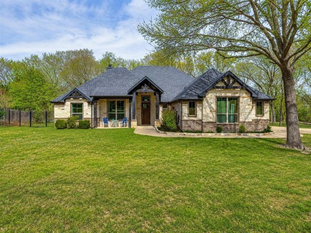 8525 Forest Creek Ln — Courtyard On The Creek