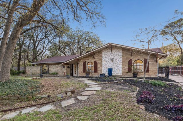 1709 Timbers Dr — Live Oak Estates