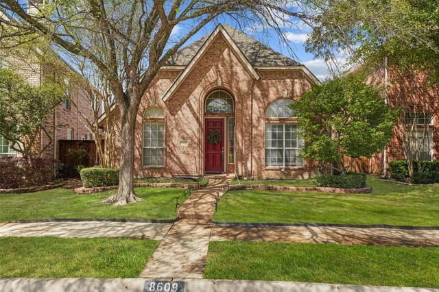 8609 Old Oak Dr — Villas Of Beacon Hill Stonecreek Village