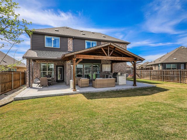 1216 Tree Shadow Ln — West Crossing Ph 8
