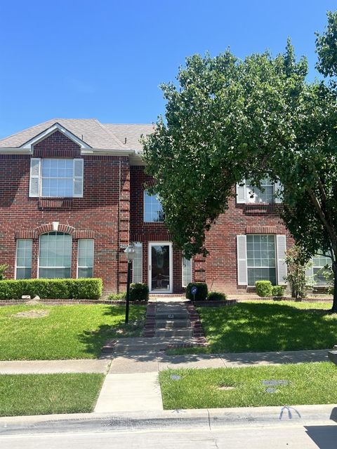 4201 Baccarat Dr — Crystal Lake