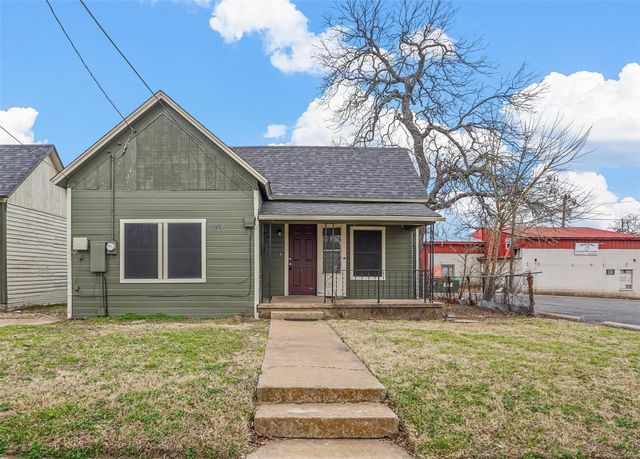 908 E Houston St — Grays G Y 2nd Add
