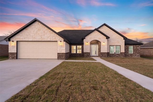 470 Elmwood Dr — Western Hills