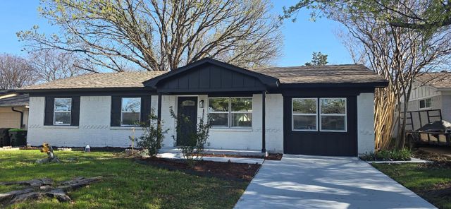 1620 Laurel Ln — Plano Park First Sec