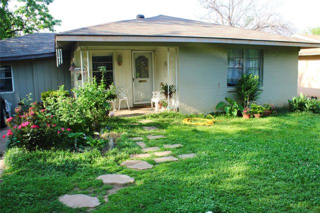 215 E 15th St — EAST SENTER PARK ESTATES