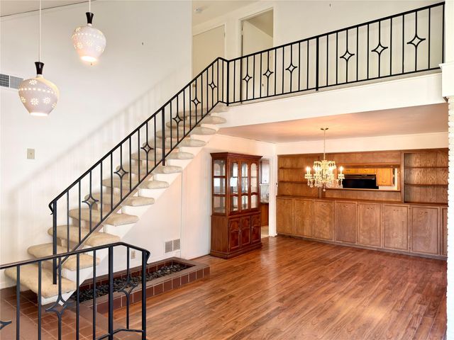1102 N Edwards Ct — Northgate West 07