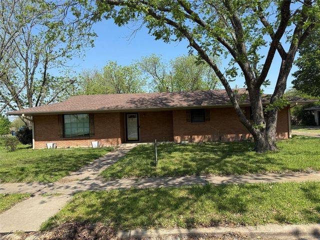 1412 Hillcrest St — Sunset North