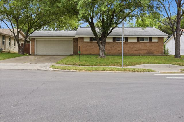 3614 Windsor St — Northgate West 04