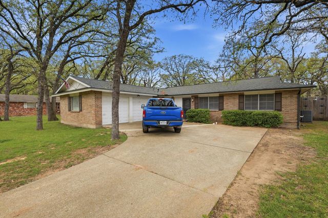 3005 Friendswood Dr — Woodland West Add