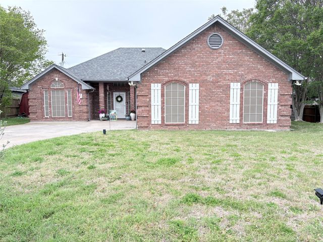 1200 Oak Tree Ln — Westwood Estates