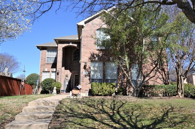 3029 Golden Gate Dr — Woods At Russell Creek