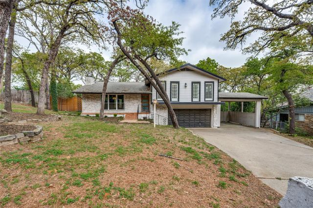 2705 Black Oak Ln — Oaks The Arlington