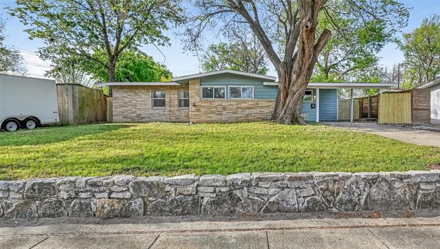 2116 Marilyn Ln — Hillcrest Park Add