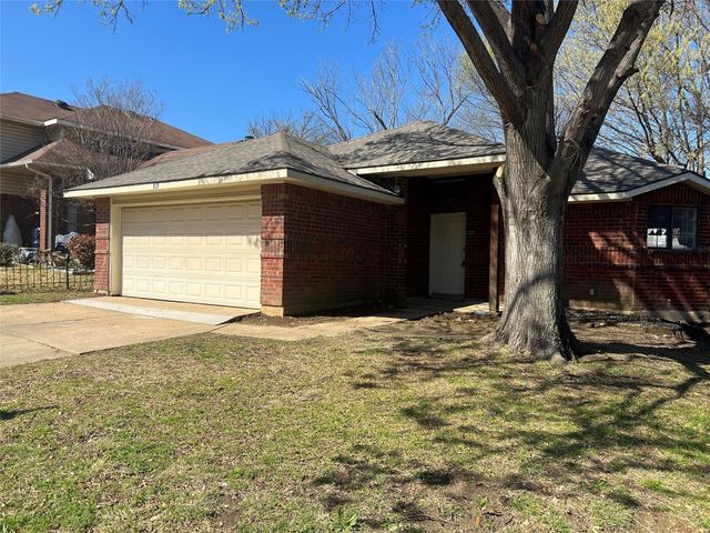 819 Lovingham Dr — Collingwood Village