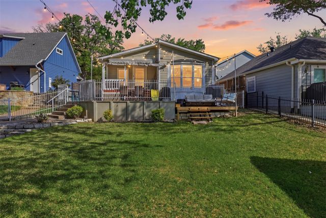 1105 E Lake Dr — Lake Weatherford