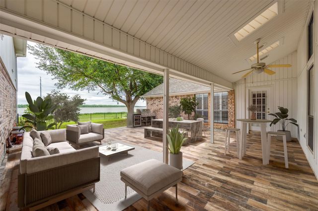 3306 Bluffview Dr — Windridge 01 Rep