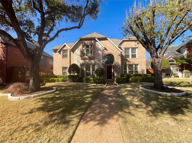 2741 Barrington Dr — Glen Meadows