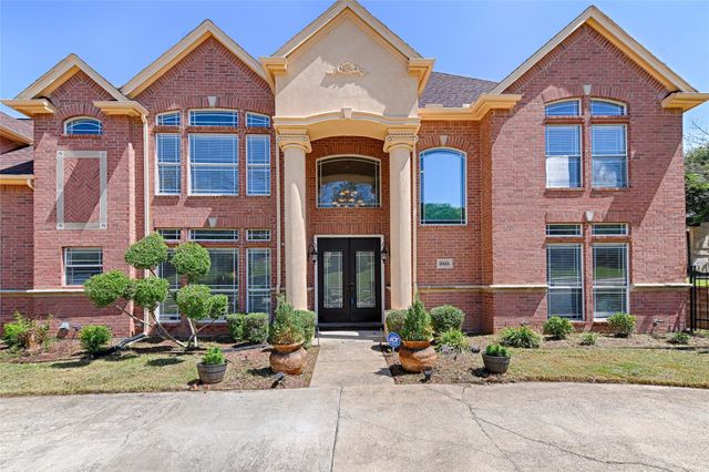 2435 Valley View Dr — Lake Ridge Village 02