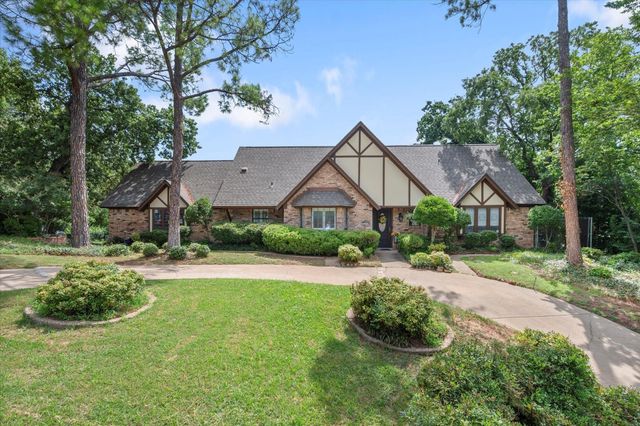 1005 Acorn Ct — Oaks The Arlington