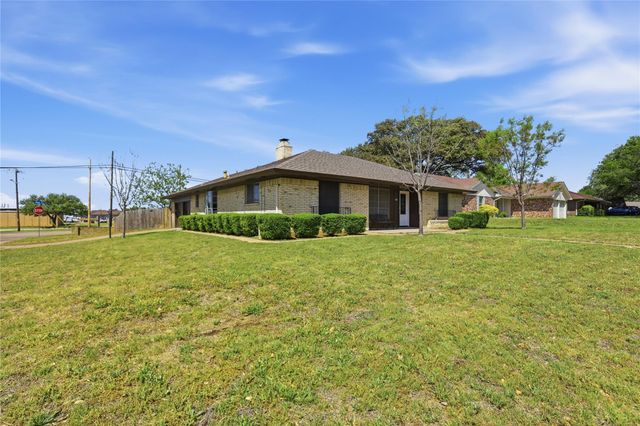1910 Green Meadow Ct — GREEN MEADOWS