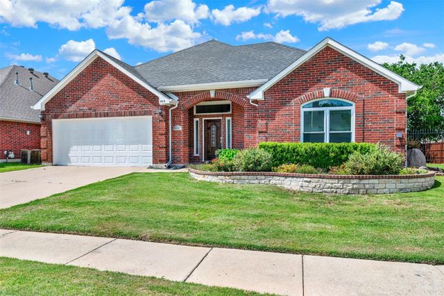 409 Jennifer Ln — Highland Trail Add