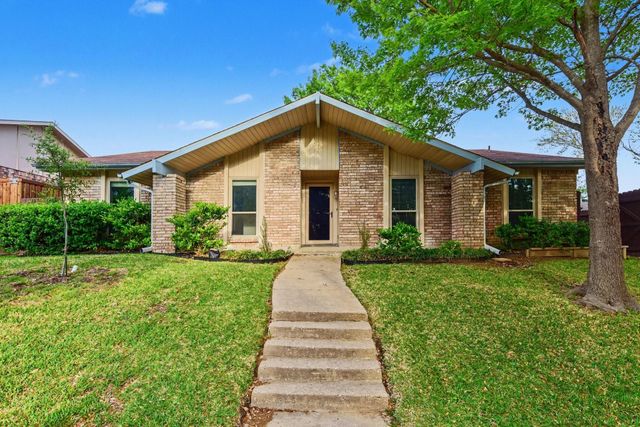 5926 Rosehill Rd — Oaks 03