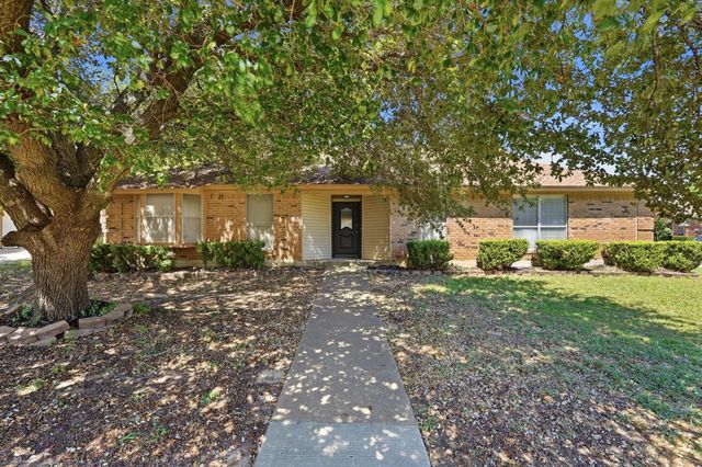 5353 Lynda Ct — North Ridge Add