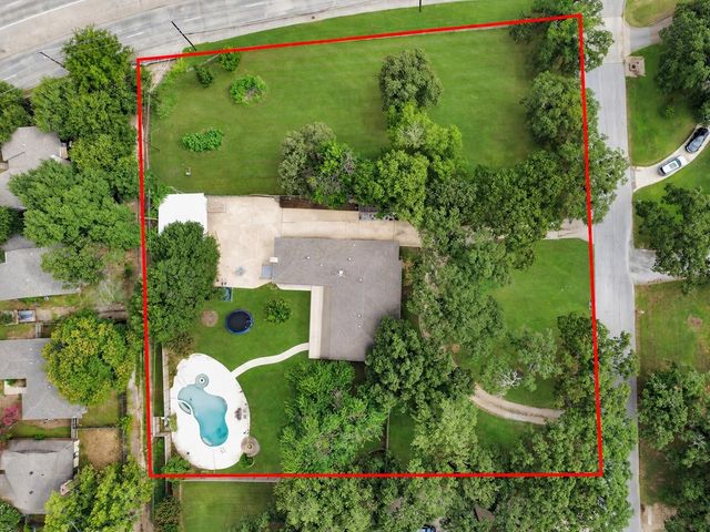 6004 Ken Ave — Whispering Oaks Kenn